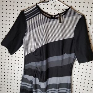 𝅺JULIAN Taylor dress size 10 NWOT black gray short sleeve